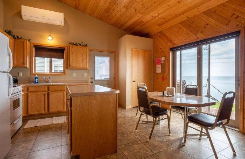 Cabin kitchen at Barky's Resort.