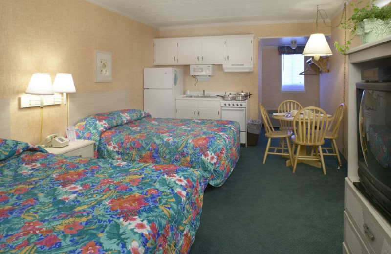 Guest room with kitchenette at Shangri La Motel.