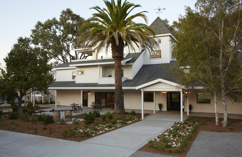 The SummerWood Inn, located in Paso Robles Wine Country on the scenic Central Coast of California.