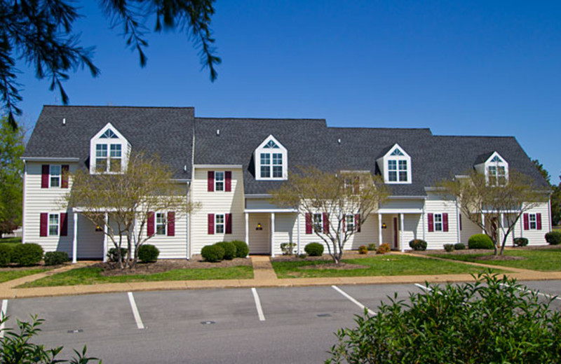 Exterior Lodging View at The Historic Powhatan Resort