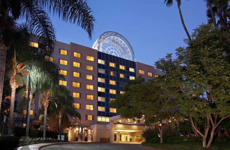 Exterior view of Sheraton Suites Fairplex.