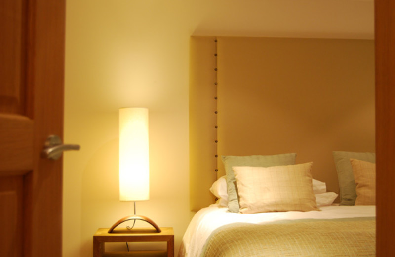 Cottage bedroom at West Highlands.