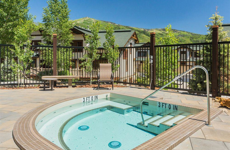 Hot tub at EagleRidge Lodge.