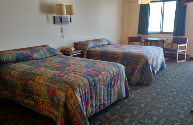 Guest room at Perham Oasis Convenent Store & Motel.