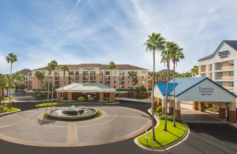 Exterior view of Courtyard by Marriott Orlando Lake Buena Vista in the Marriott Village.