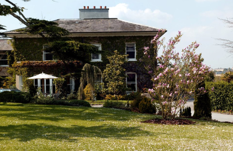 Exterior view of Raheen House.