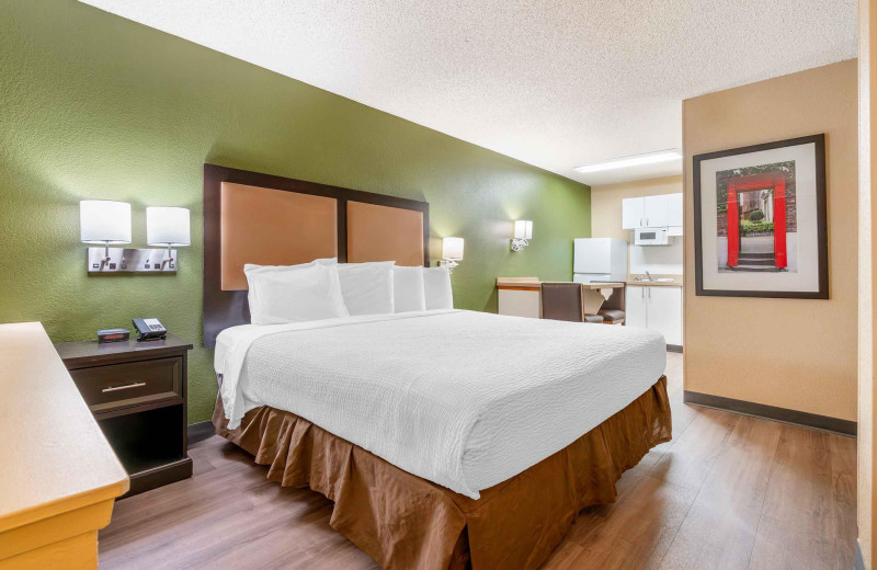 Guest room at Extended Stay America - Portland - Tigard.