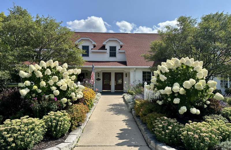 Exterior view of High Point Inn.