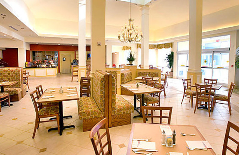Dining tables at Hilton Garden Inn Outer Banks.
