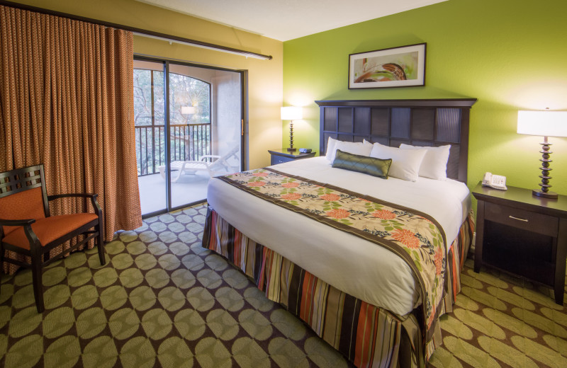 Guest room at Holiday Inn Club Vacations at Orange Lake Resort.