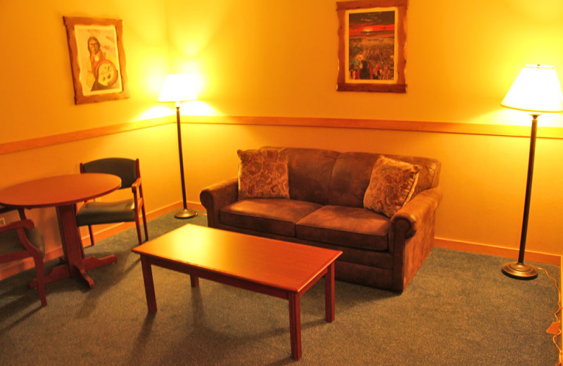 Guest room at Sevenwinds Casino, Lodge & Convention Center.