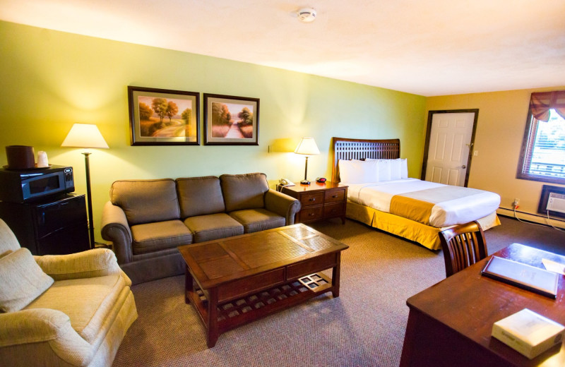 Guest room at Water's Edge Inn & Conference Center.