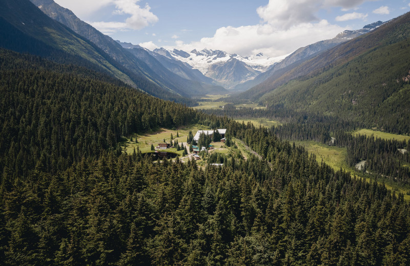 Aerial view of Cariboos Lodge.