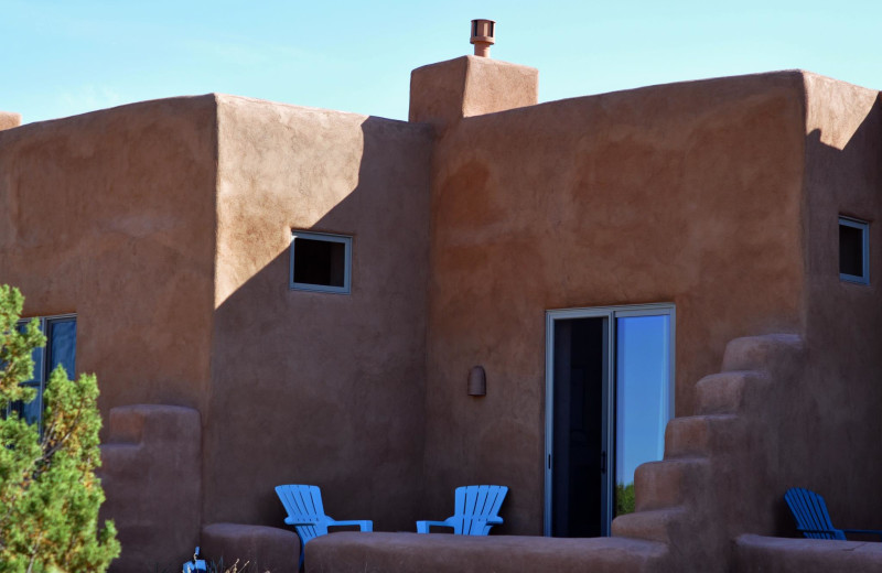 Exterior view of High Feather Ranch Bed and Breakfast.