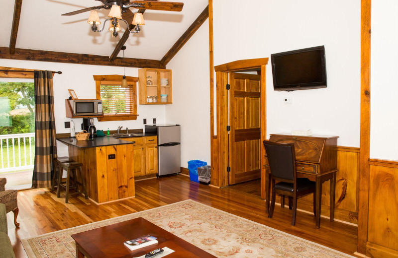 Guest living room at The Lodges at Gettysburg.