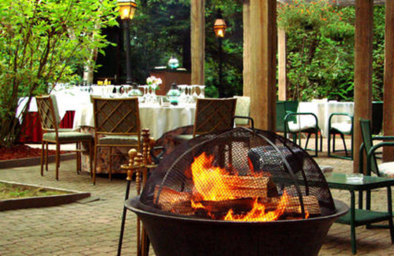 Outdoor dining at Stonehedge Inn and Spa.