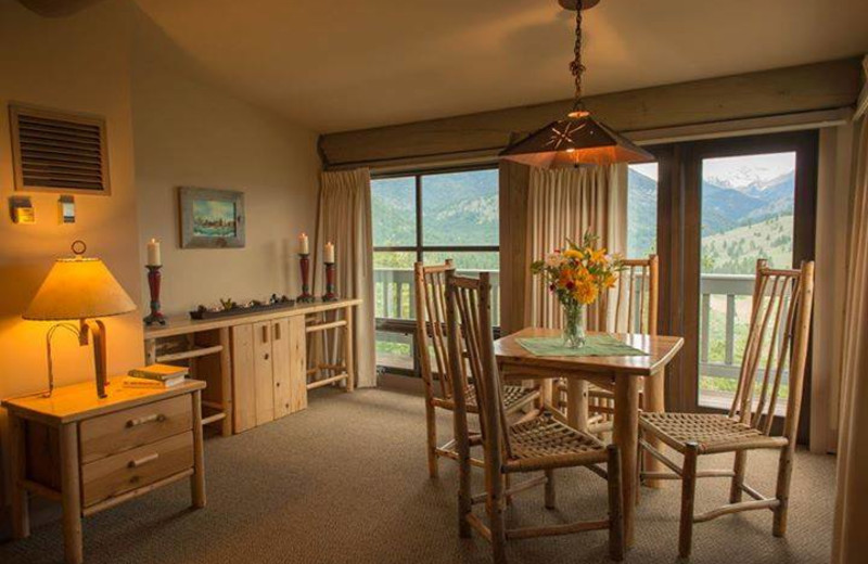 Guest room at Sun Mountain Lodge.