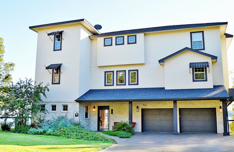 Exterior view of Paradise Point Vacation Home.