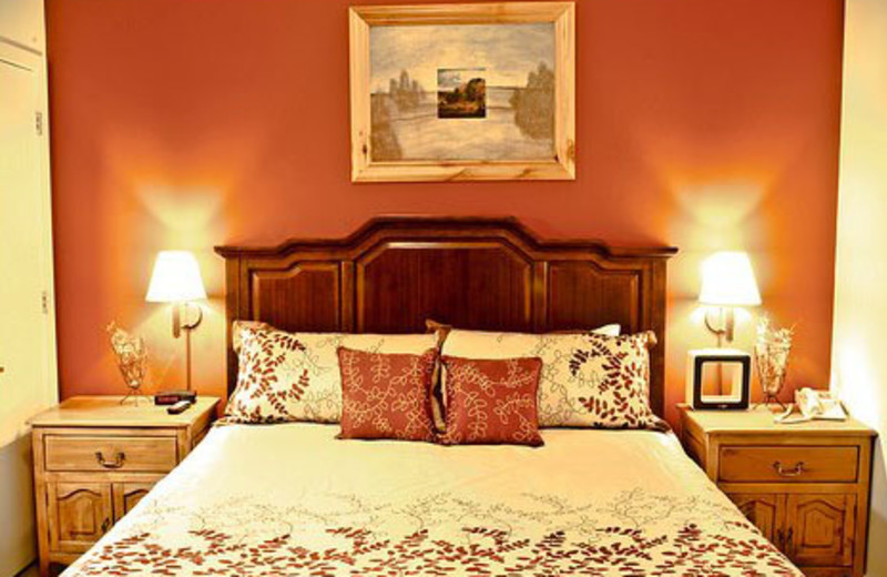Guest room at The Lodge at Stillwater.