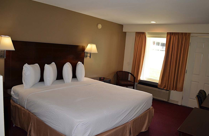 Guest room at Crystal Inn - Eatontown.