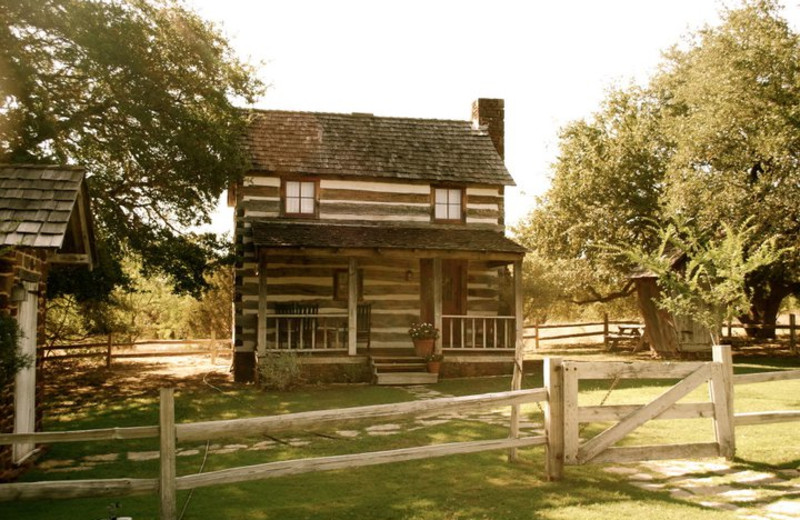 Cabin exterior at Settlers Crossing.