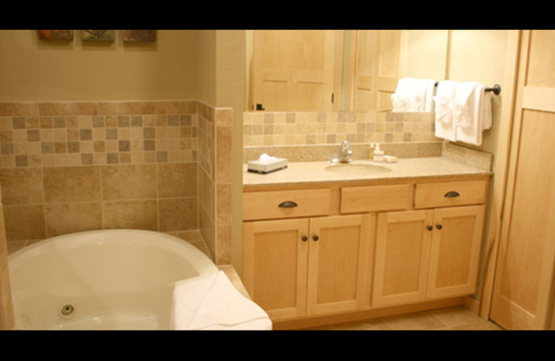 Condo bathroom at Northernaire Resort.