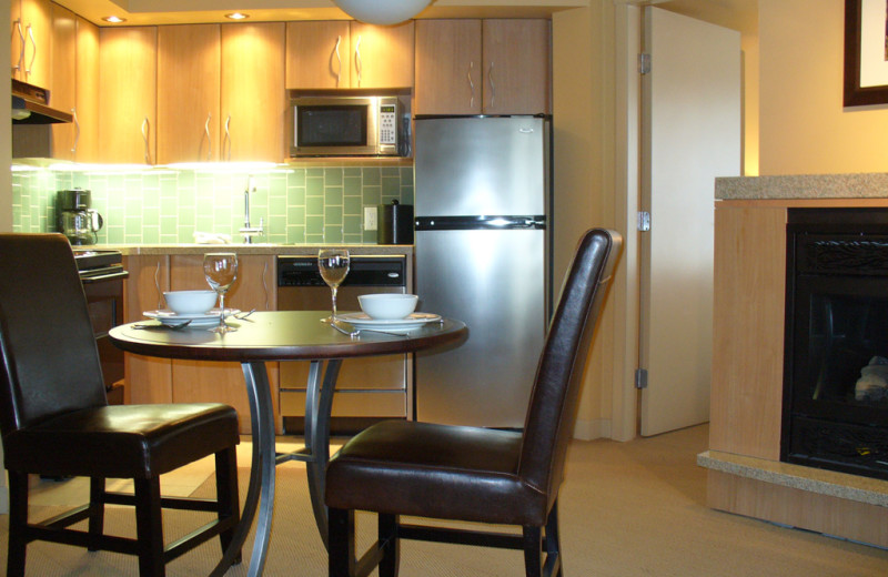 Guest room kitchen at Crystal Lodge.