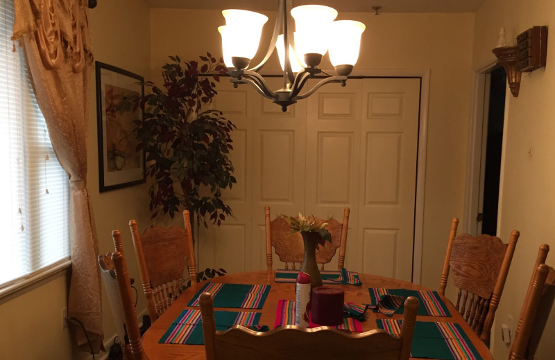 Dining room at The Alcove at Luray.