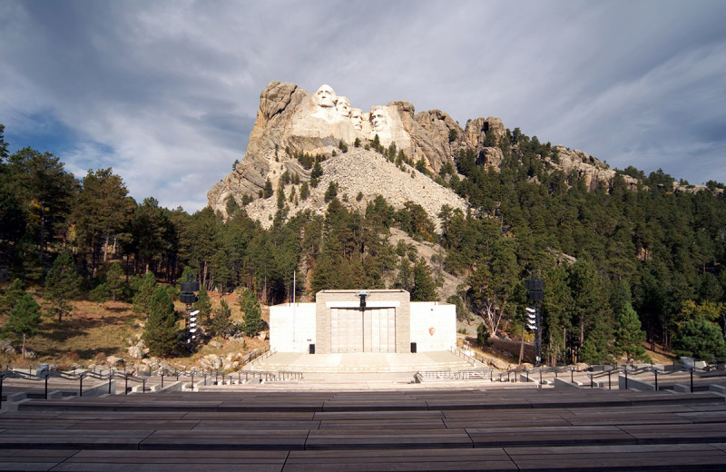 Mount Rushmore near Silver Mountain Resort and Cabins.