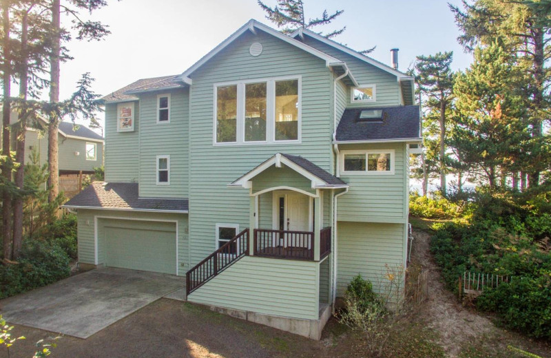 Rental exterior at Kiwanda Coastal Properties.