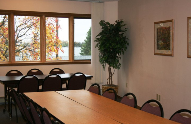 Meeting room at Aspen Lodge.