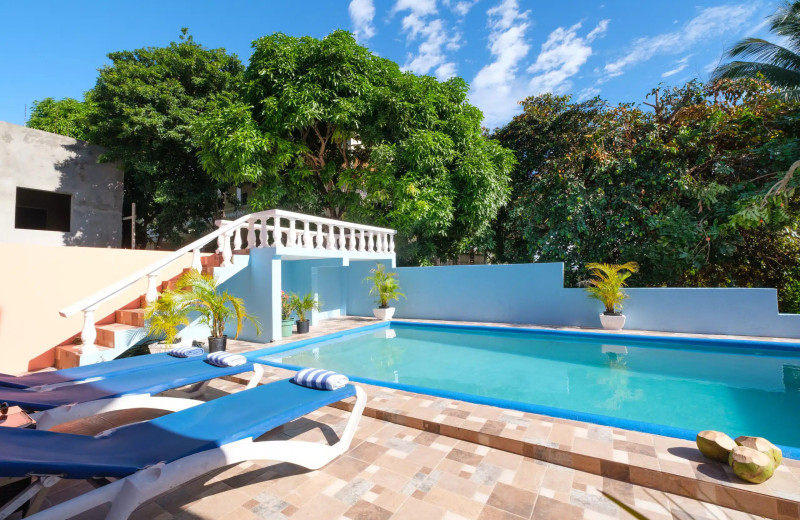 Outdoor pool at Jamaica Ocean View Villa.