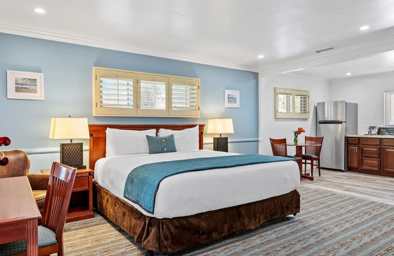 Guest room at Brisas Del Mar, Inn at the Beach.