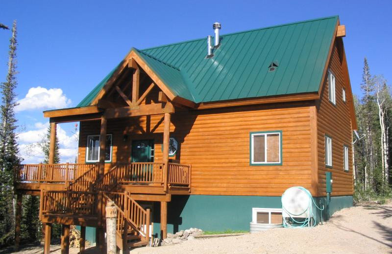 Cabin exterior at Lori's Luxury Rentals.