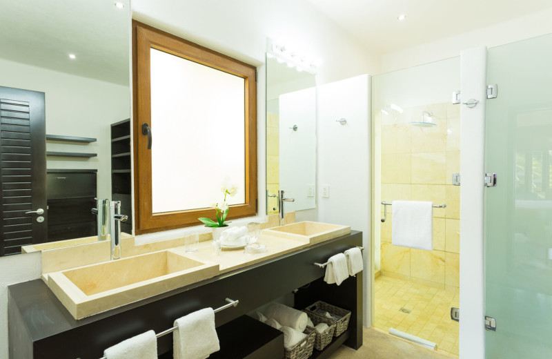 Bathroom at La Isla - Casa del Mar.