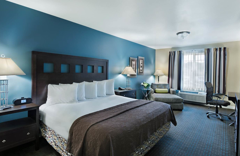 Guest room at Oxford Suites Silverdale.