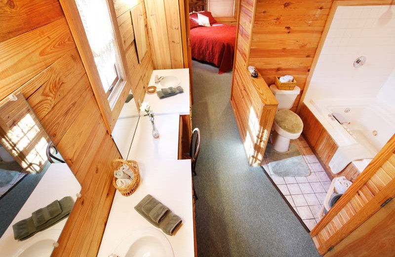 Cabin Bathroom at Hidden Hollow Cabins