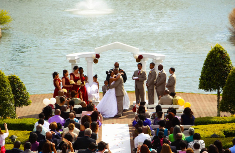 Outdoor Wedding at The Founders Inn