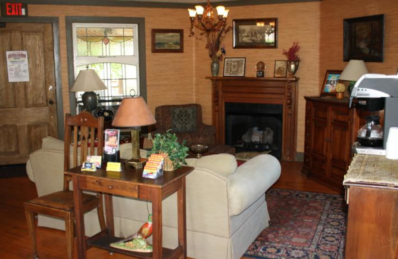 Lobby view at Outback Roadhouse Inn.