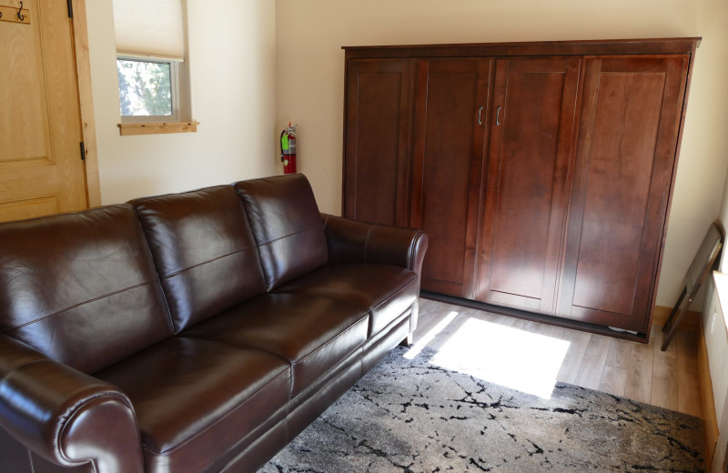 Guest room at Stone Canyon Inn.