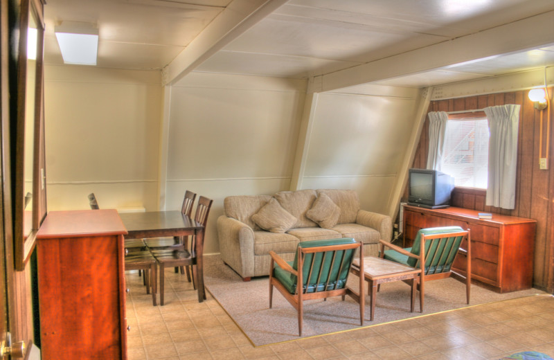 Guest living room at Heidelberg Lodges.