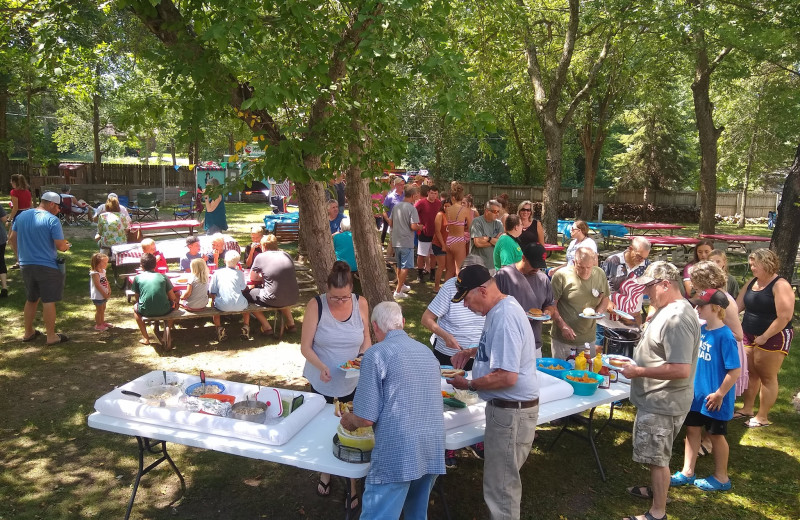 Groups at Riverside Resort.