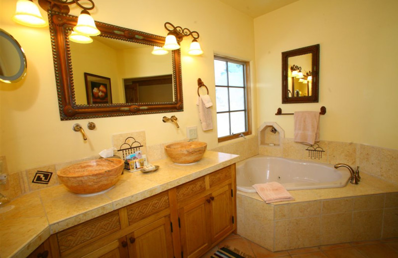 Anasazi Penthouse Suite bathroom at Inn on La Loma Plaza.