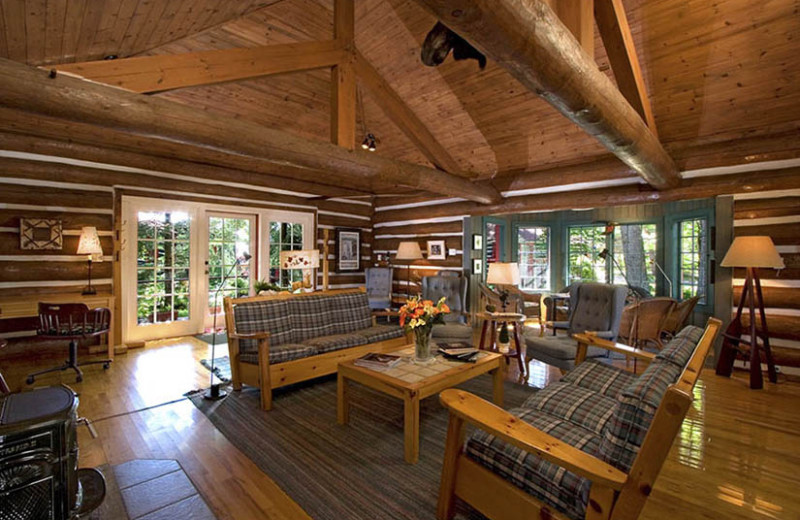 Cabin living room at Killarney Lodge.