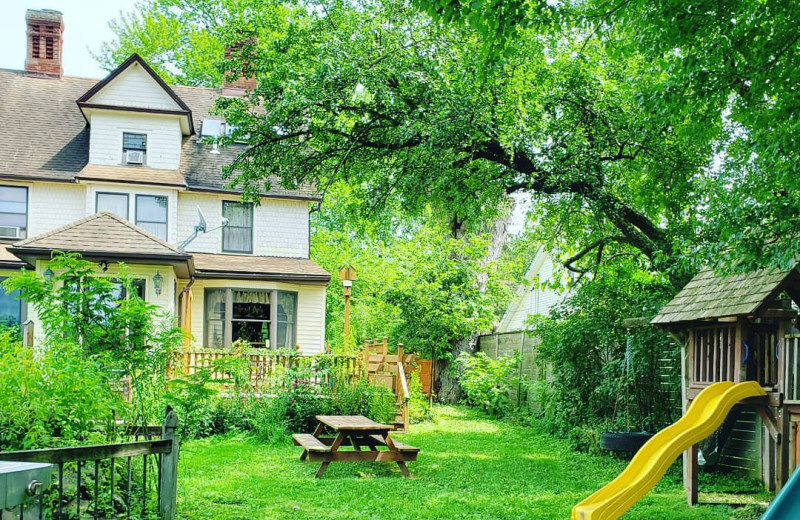 Exterior view of Barclay Heights Bed 