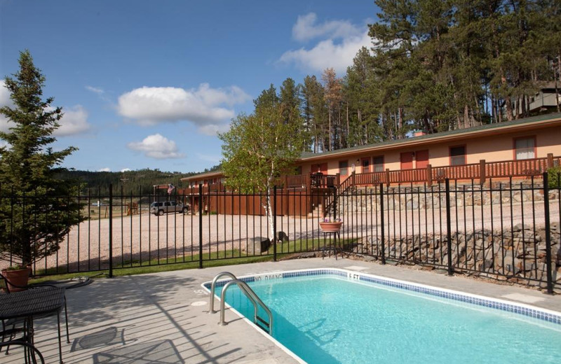 Outdoor pool at Mountain View Lodge and Cabins.