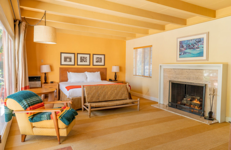 Guest room at Mojave Resort.