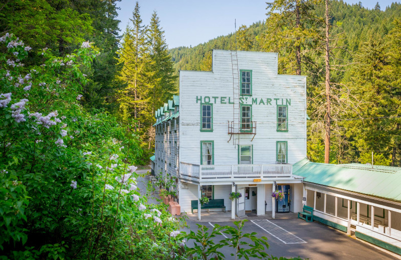 Exterior view of Carson Hot Springs Spa and Golf Resort.