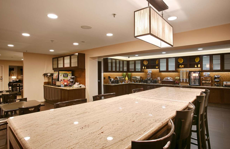 Dining at Best Western Plus Rancho Cordova Inn.