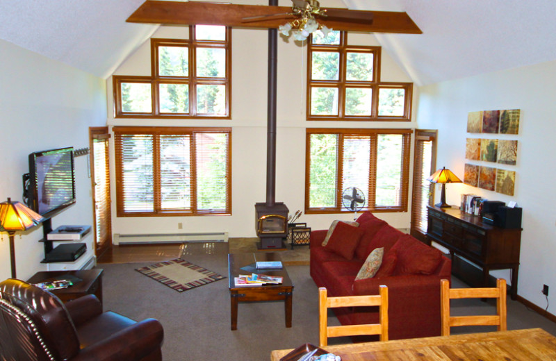 Guest living room at Boulder Brook on Fall River.